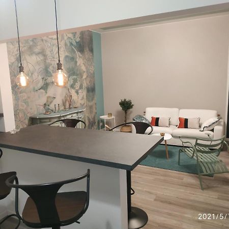 Aurora Flowers - Two Rooms And Free Parking Near Center And Train Station Modena Exterior photo