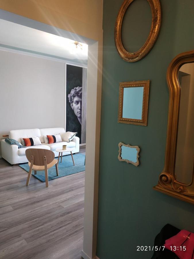Aurora Flowers - Two Rooms And Free Parking Near Center And Train Station Modena Exterior photo