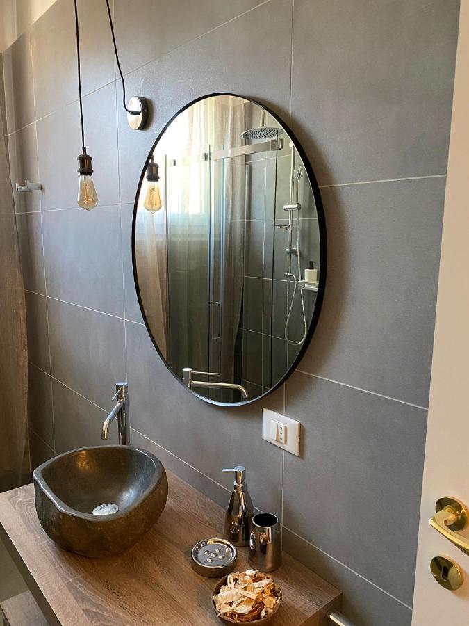 Aurora Flowers - Two Rooms And Free Parking Near Center And Train Station Modena Exterior photo