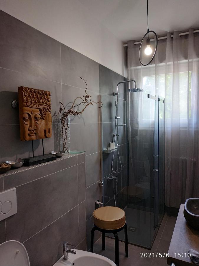 Aurora Flowers - Two Rooms And Free Parking Near Center And Train Station Modena Exterior photo