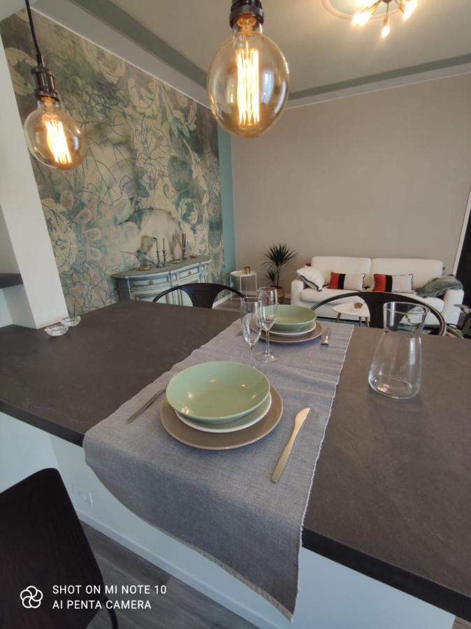 Aurora Flowers - Two Rooms And Free Parking Near Center And Train Station Modena Exterior photo